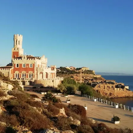 La Trinacria Di Capo Passero * Portopalo Di Capo Passero